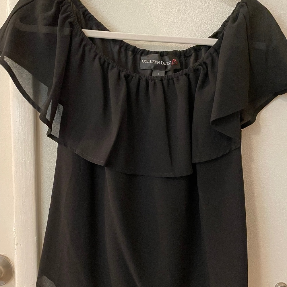 Black Off Shoulder Top ~NEW~ Never Worn Colleen Lopez Sz Small